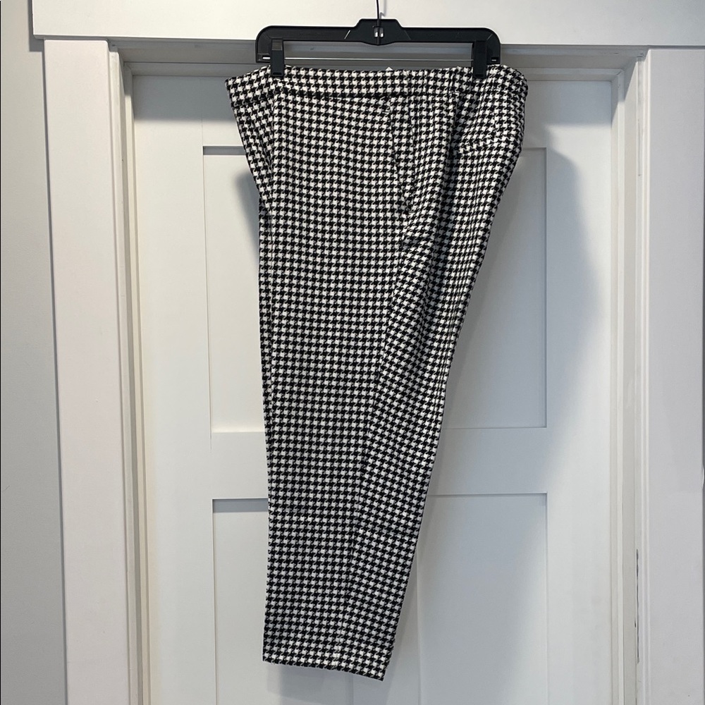 Old Navy Women’s Houndstooth Dress Pants - size 14